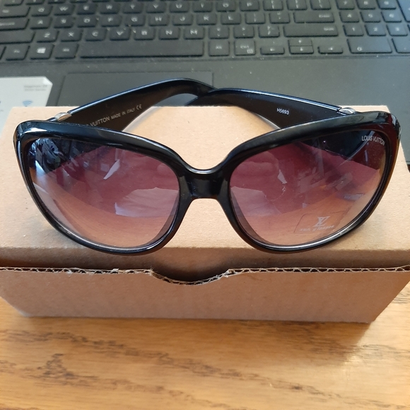 Louis Vuitton Accessories - Ladies Sunglasses .